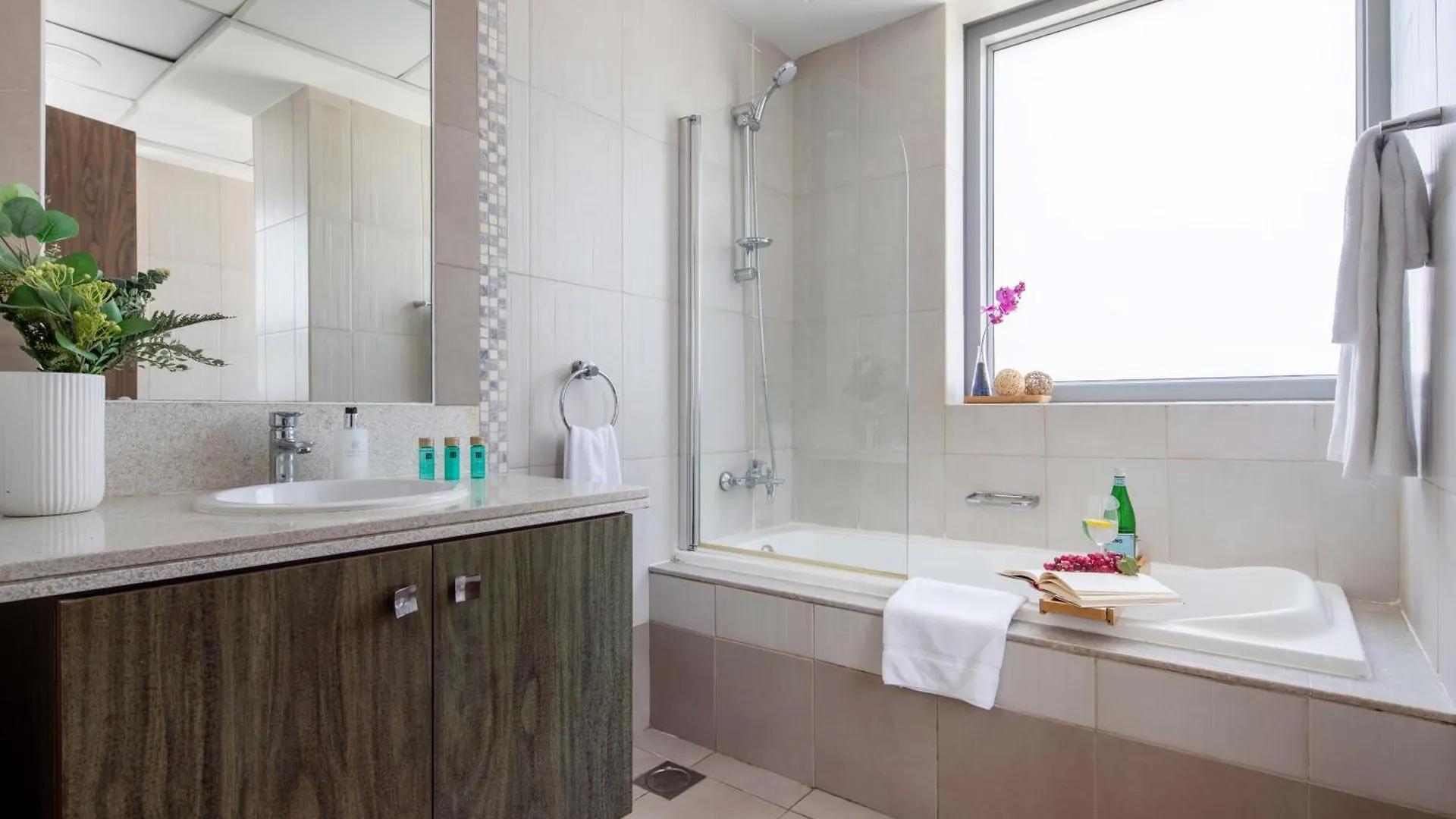 Frank Porter - Executive Tower F Dubai 0*,  Forenede Arabiske Emirater