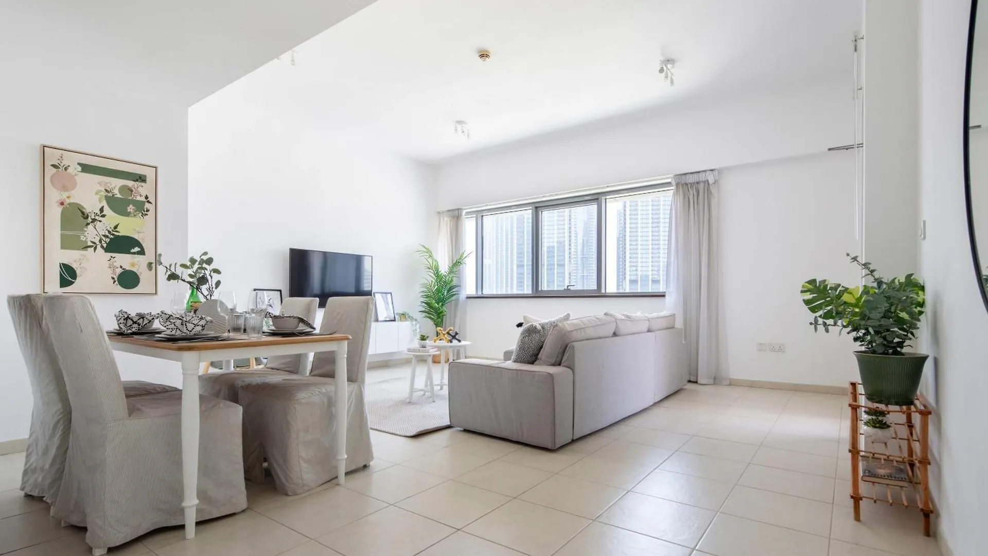 Frank Porter - Executive Tower F Dubai Apartment