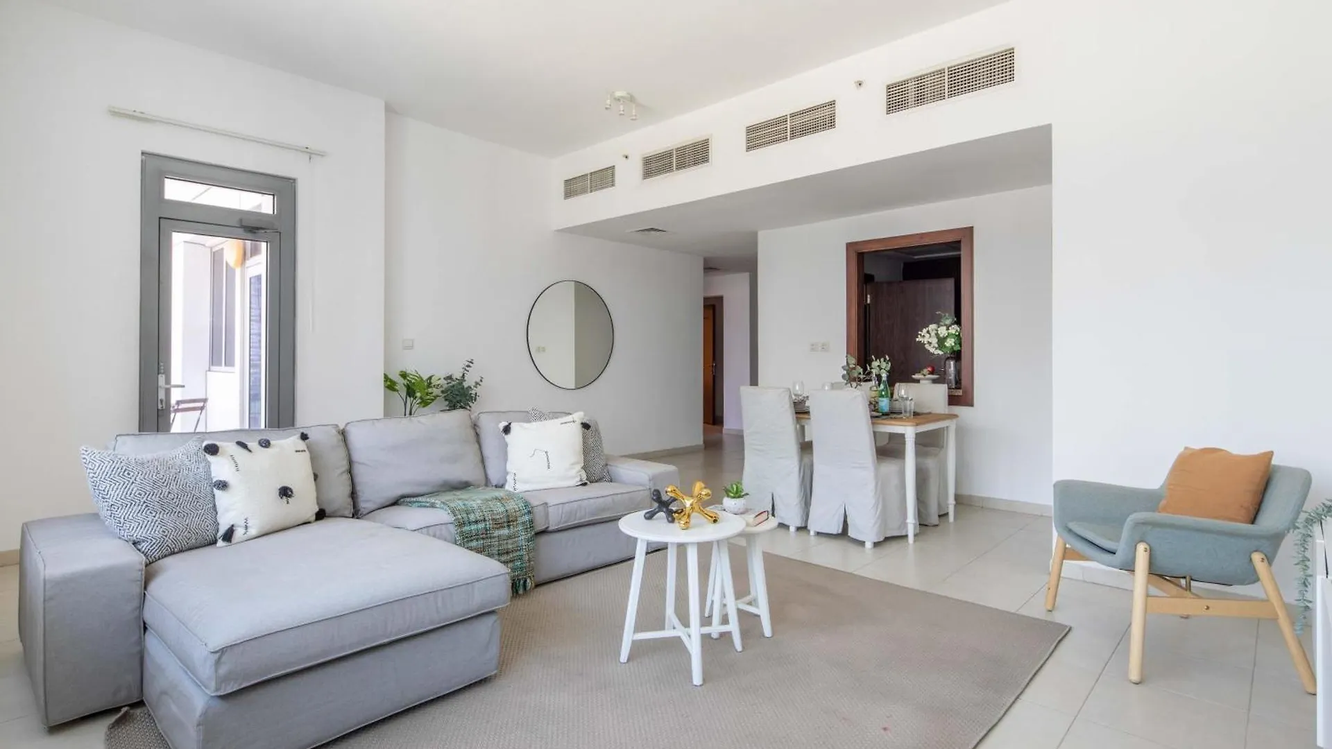 Apartment Frank Porter - Executive Tower F Dubai
