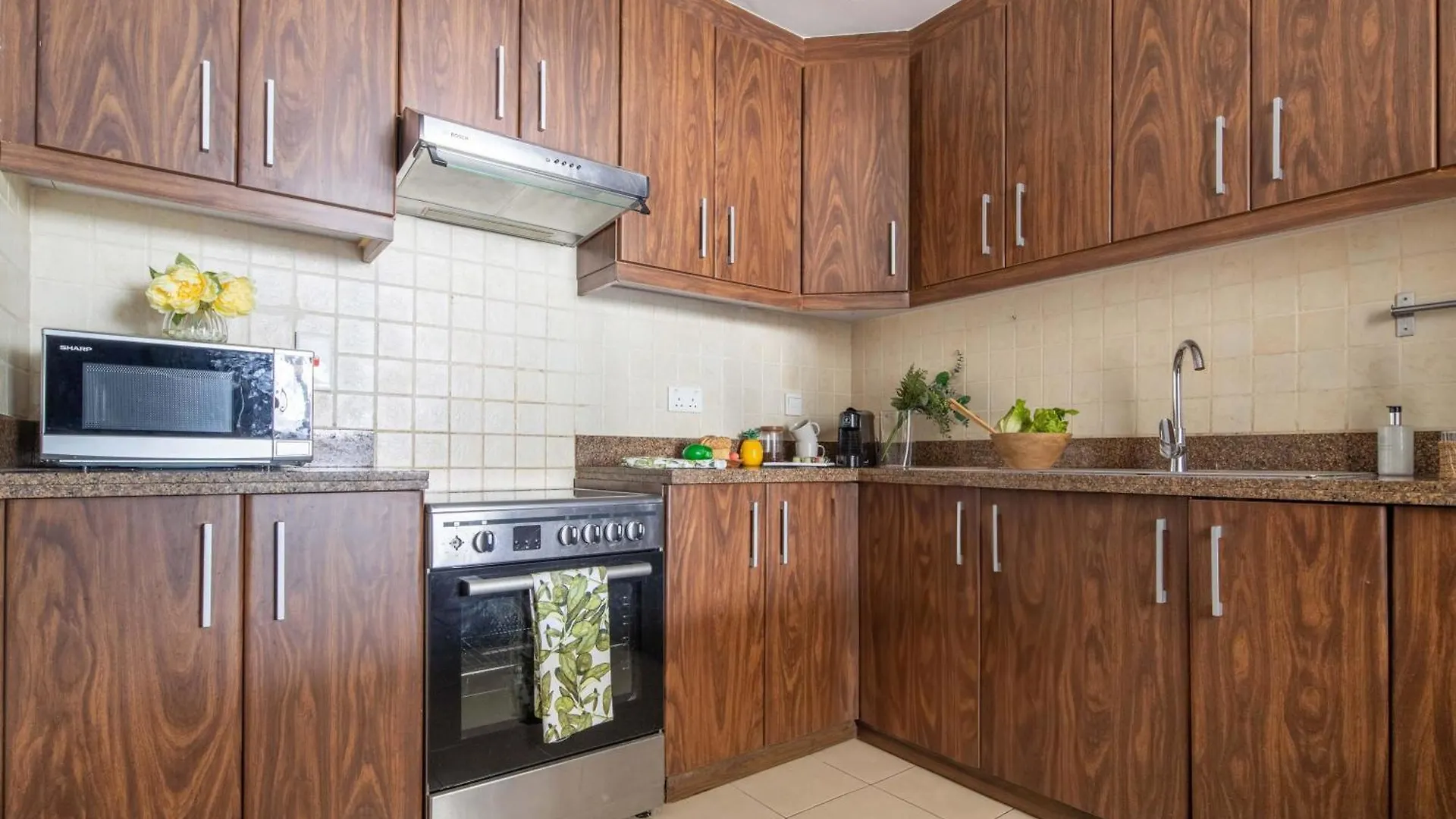 Frank Porter - Executive Tower F Dubai Apartment