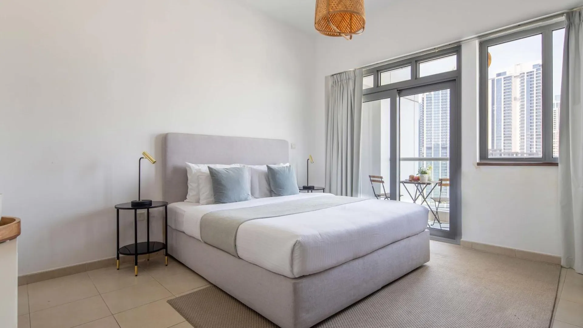Frank Porter - Executive Tower F Dubai Apartment